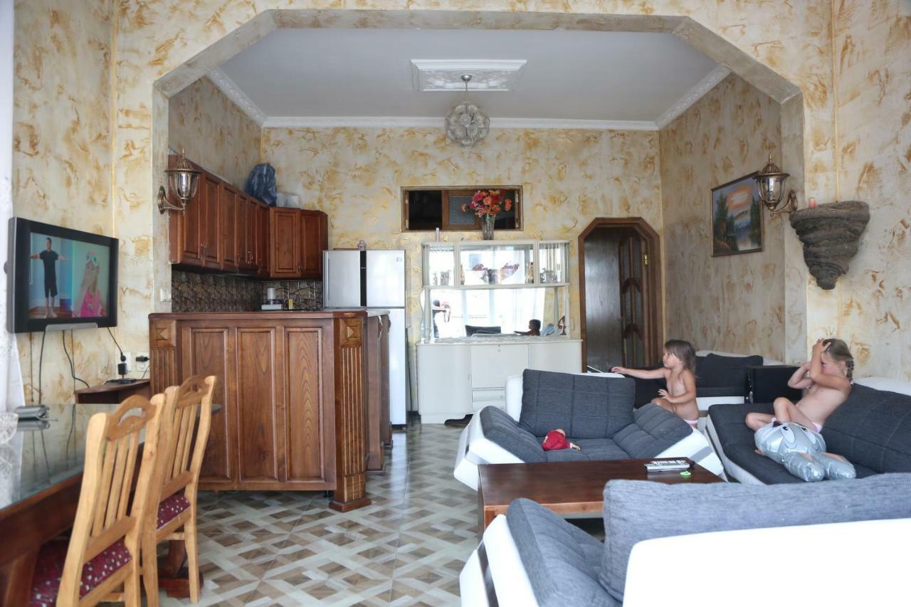 Duru'S Apartment With 3 Bedrooms Batumi Exterior foto